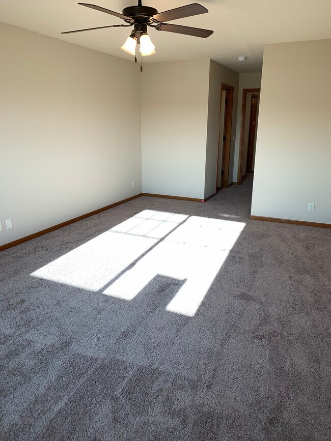 Building Photo - 9052 Tumbleweed Dr