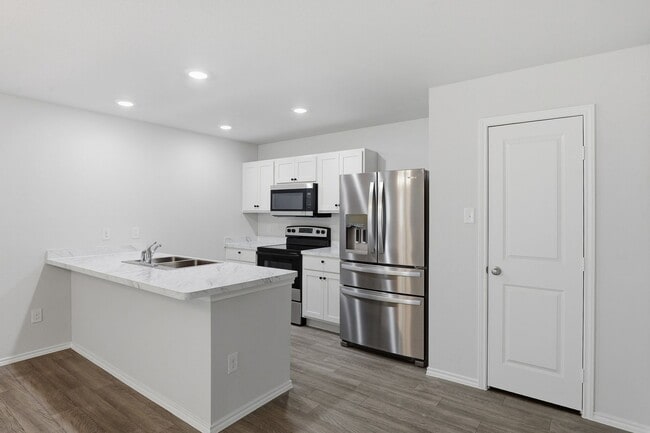 Building Photo - Contemporary in Cleburne!