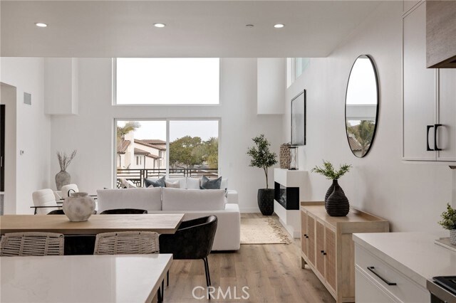 Building Photo - 201 S Juanita Ave