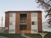 Building Photo - 8 Jardin Ct
