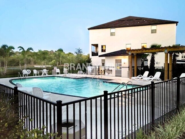 Building Photo - MOVE IN SPECIAL - 50% off first month rent...