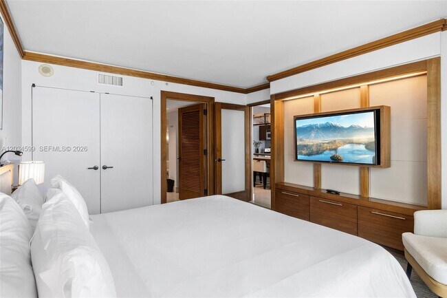 Building Photo - 6801 Collins Ave