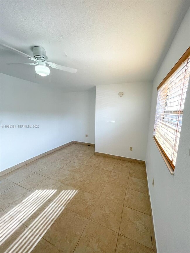 Building Photo - 4450 SW 67th Ave