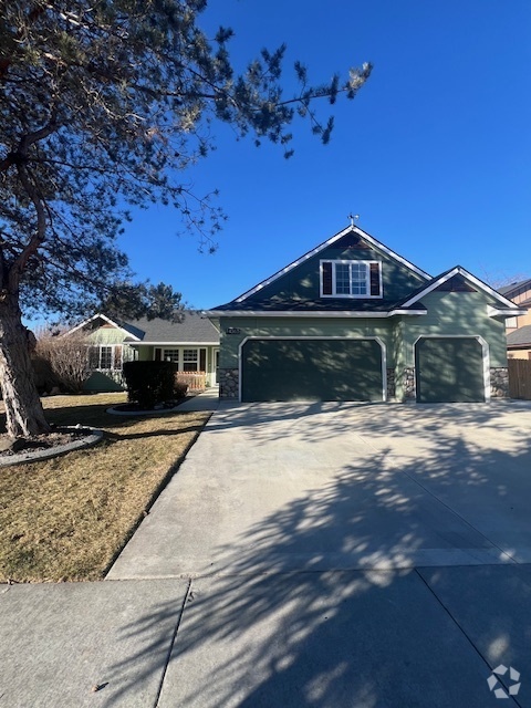 Building Photo - 4 Bed 2 Bath in Nampa!