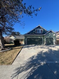 Building Photo - 4 Bed 2 Bath in Nampa!