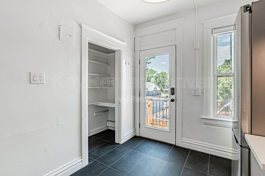 Building Photo - 229 S Logan St