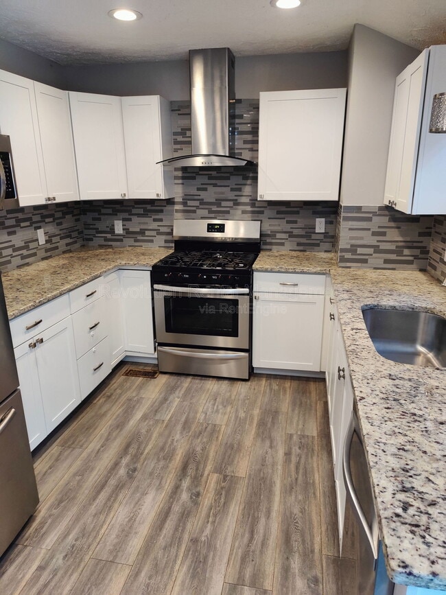 Building Photo - 1027 Mandalay Ct SW