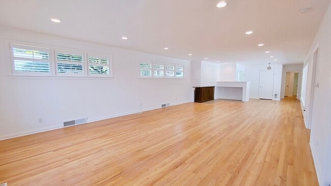 Building Photo - Broadmoor Mid-Century 3 Bedroom Ranch With...
