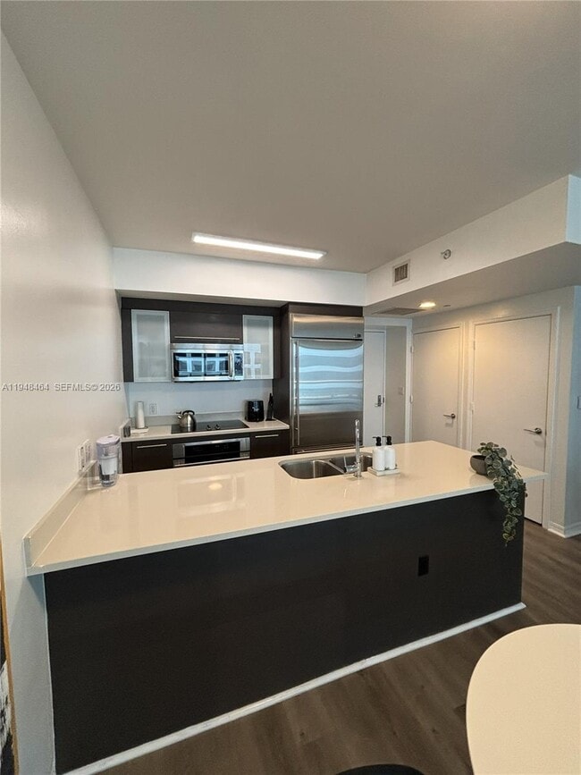 Building Photo - 500 Brickell Ave