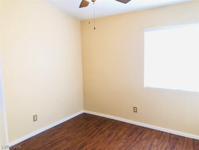 Building Photo - 4836 Minturn Ave