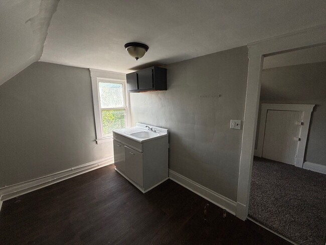 Building Photo - 1750 Alcoy Rd