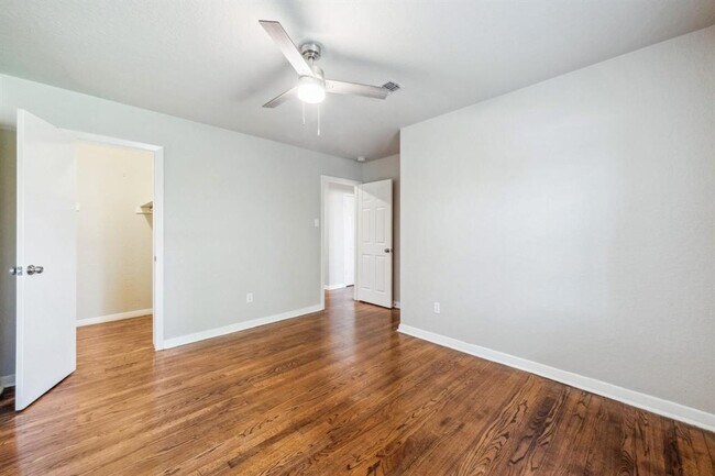 Building Photo - 4701 Frontier Dr