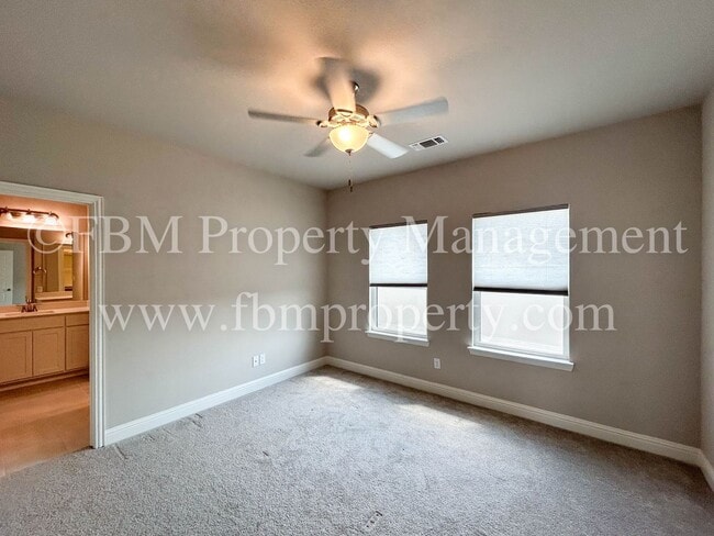 Building Photo - 2041 Layla Dr