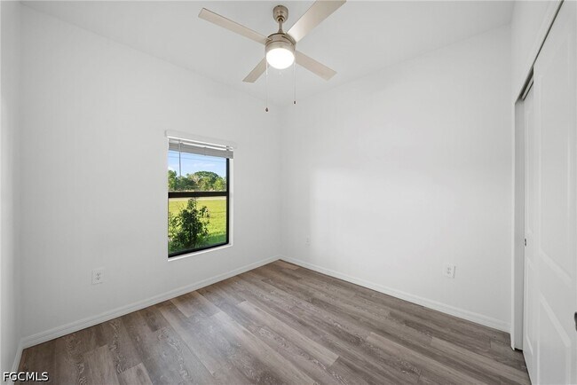 Building Photo - 26481 Sandhill Blvd