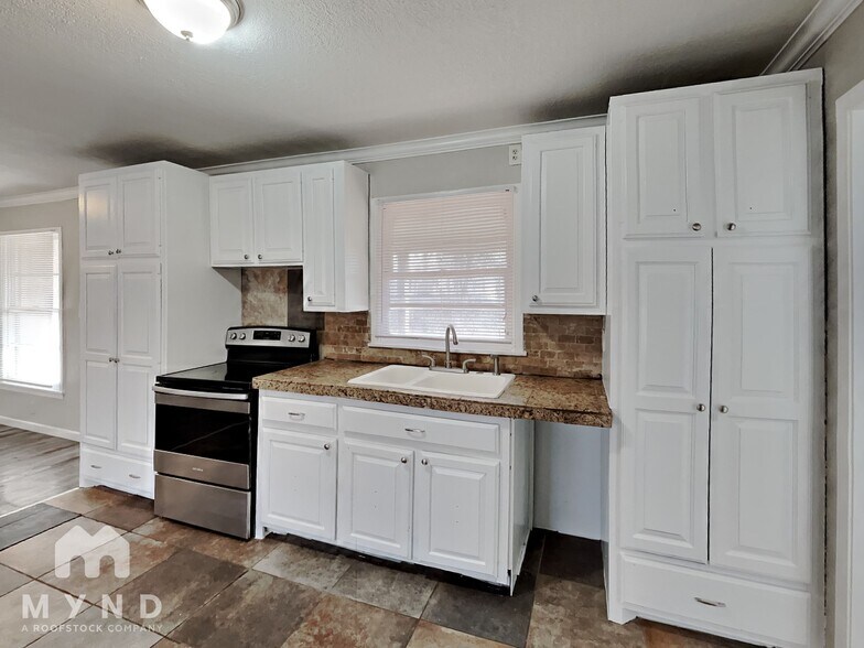 Building Photo - 3613 40th St