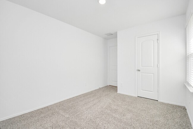 Building Photo - 40427 Basalt Elm Rd