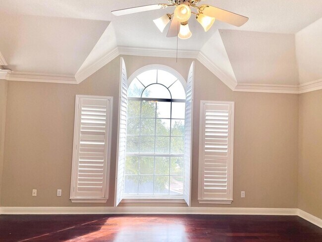 Building Photo - 8028 Bottlebrush Dr