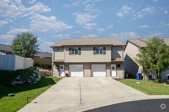 Building Photo - Fox Ln Duplex