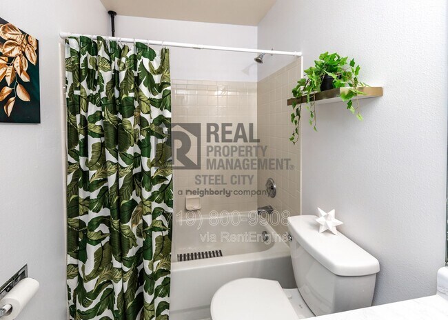 Building Photo - 2214 Cowhand Pl