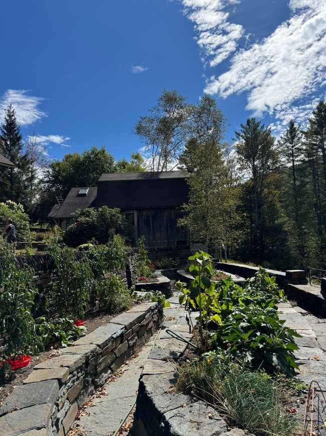 Building Photo - One Bedroom Cottage on 17 acres
