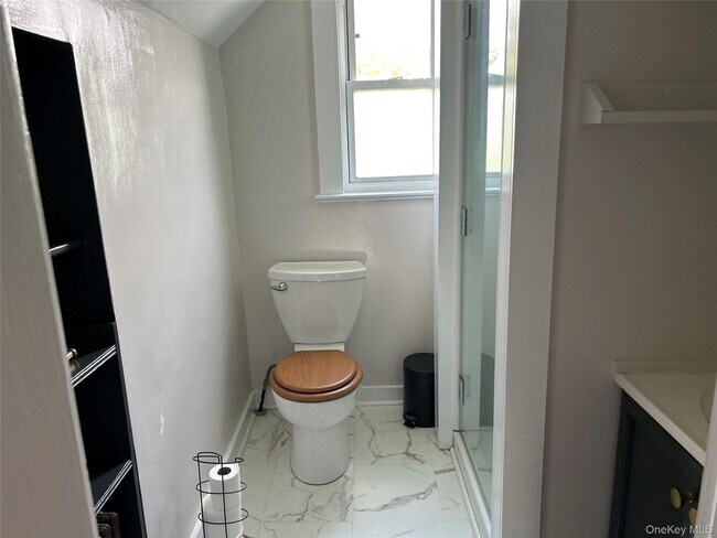 Building Photo - 5-5 Millerton Green Cir