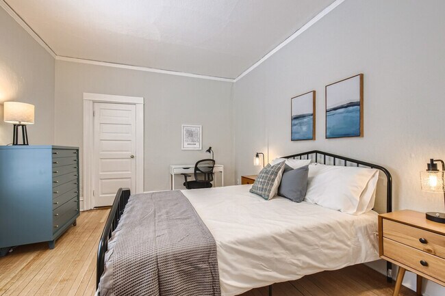 Building Photo - 1240 York St