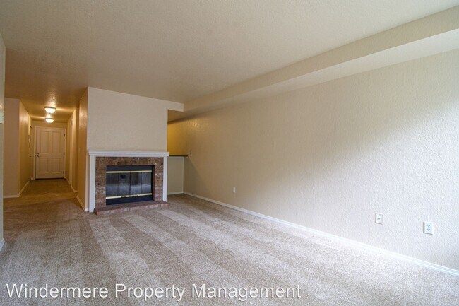 Building Photo - 2 br, 2 bath House - 15433 Country Club Dr...