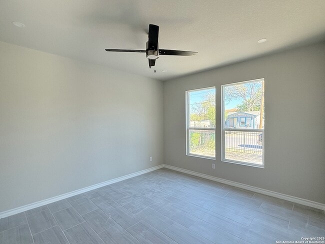 Building Photo - 411 Moselle Ave