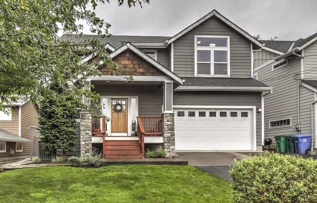 Primary Photo - 3BR in great neighborhood with large yard