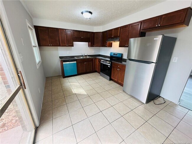 Building Photo - 4730 Rosehill Rd