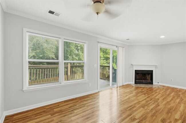 Building Photo - 3447 Kingswood Run