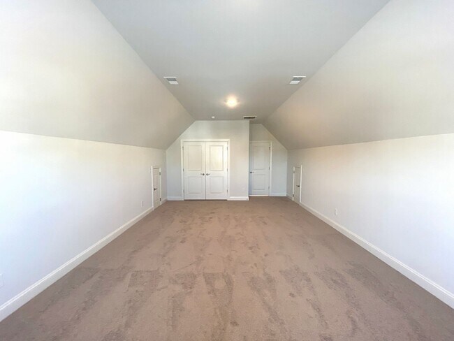 Building Photo - Stunning 6 bedroom in Cane Bay loaded with...