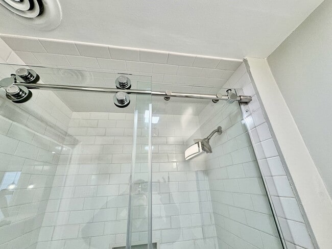 Building Photo - 61 Gates St