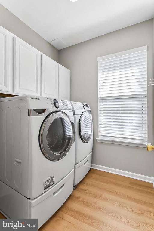 Building Photo - 2410 Dakota Lakes Dr