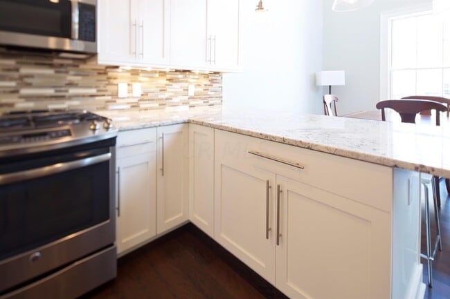 Building Photo - 84 N 6th St