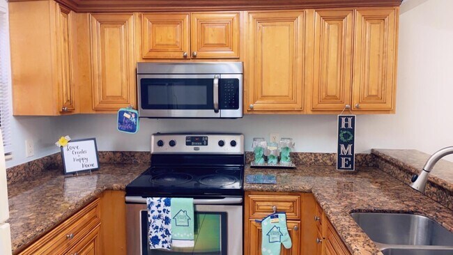 Primary Photo - 1445 Lake Crystal Dr
