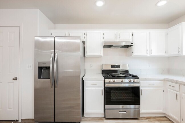 Building Photo - This Stunning 3 Bed, 2 ½ Bath Home Is A Ra...