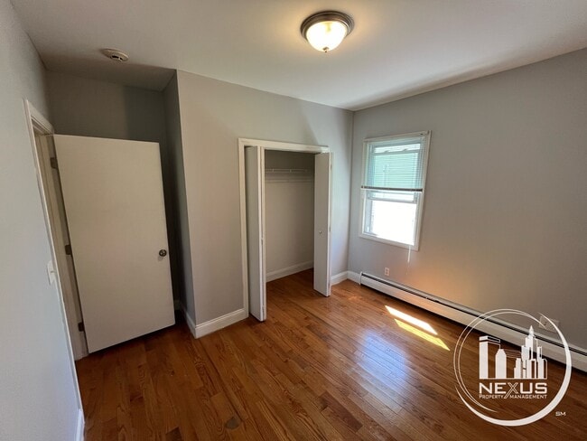 Building Photo - 30 Duncan St