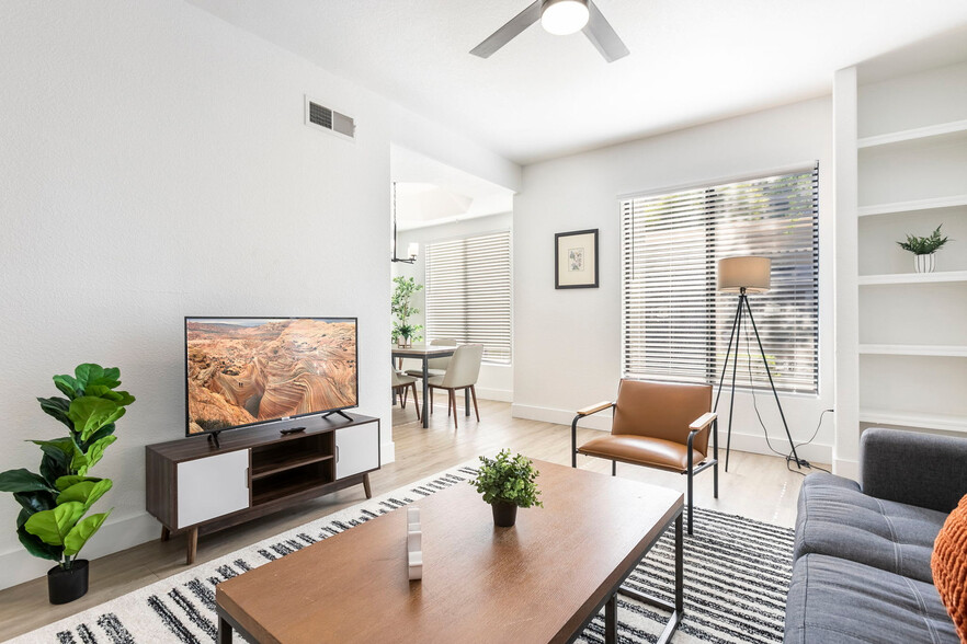 Building Photo - 15608 N 71st St