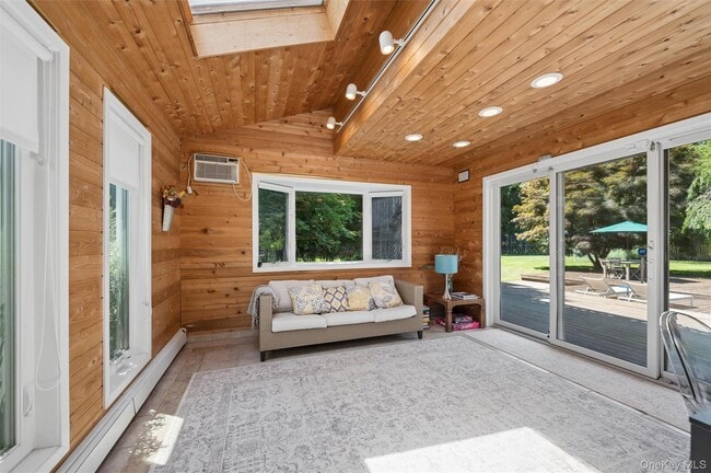 Building Photo - 13 Buttercup Ln