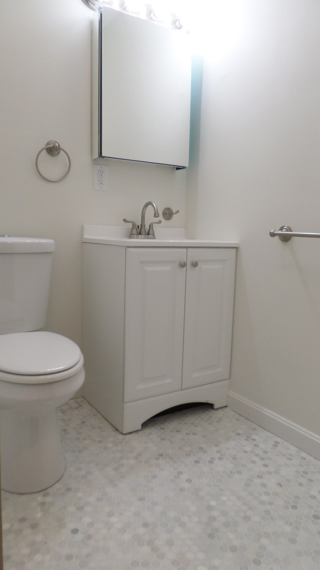 Building Photo - 100 E Brookline St