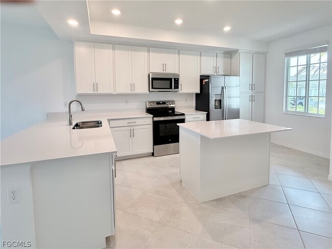 Building Photo - 15285 Grn Acrs Ave