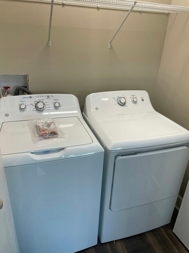 Building Photo - 128 Sitz Dr