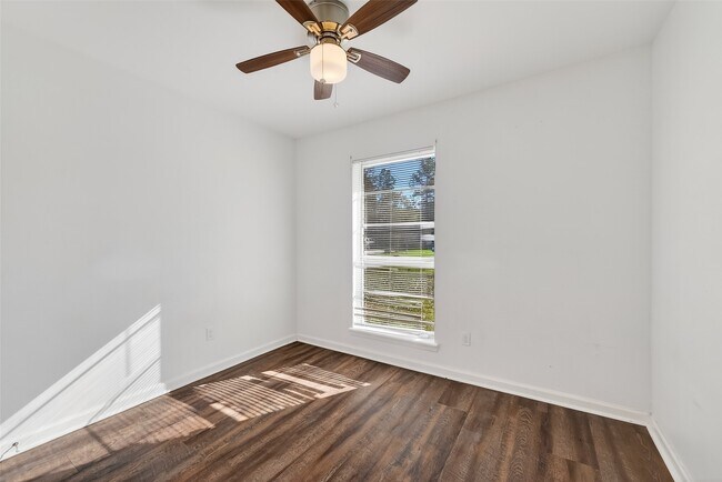 Building Photo - 23567 Pine Forest Dr