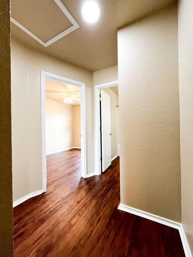 Building Photo - 4307 Abigail Dr