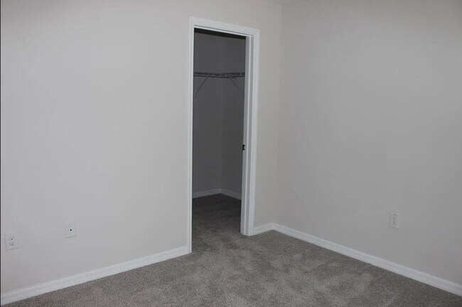 Building Photo - 3/2.5 Townhouse in Orlando