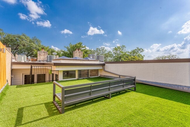 Building Photo - ALAMO HEIGHTS  |  TOWNHOME  |  REMODELED  ...