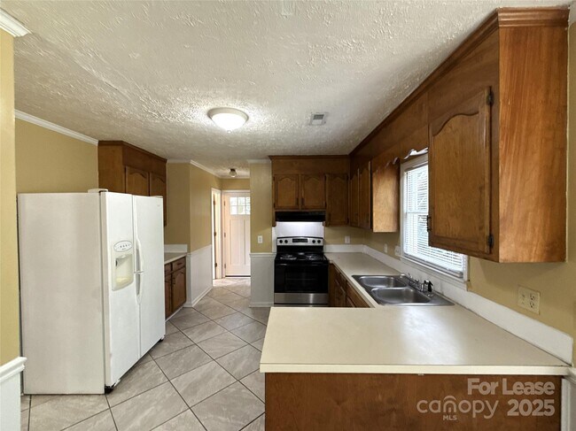 Building Photo - 9125 Winter Moss Ct