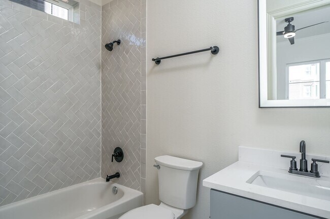 Building Photo - COMING SOON! 3 bedroom, 3.5 Bath, 2 Car Ga...