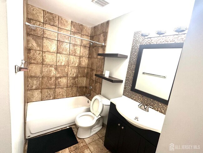 Building Photo - 4901 Ravens Crest Dr